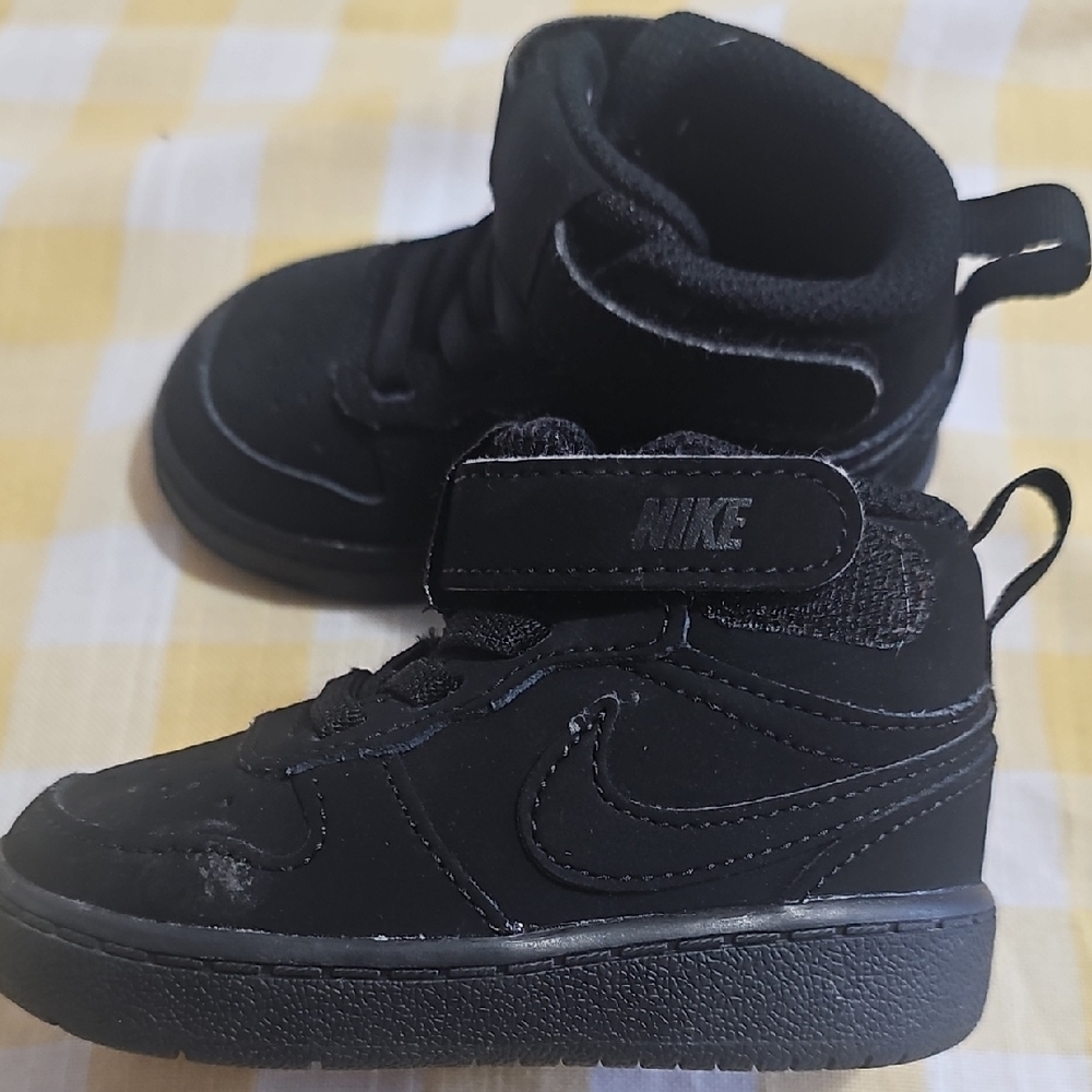 Nike Kids Black Sneakers